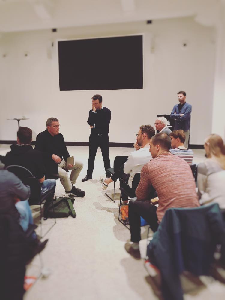 Kruisband Academy op social media