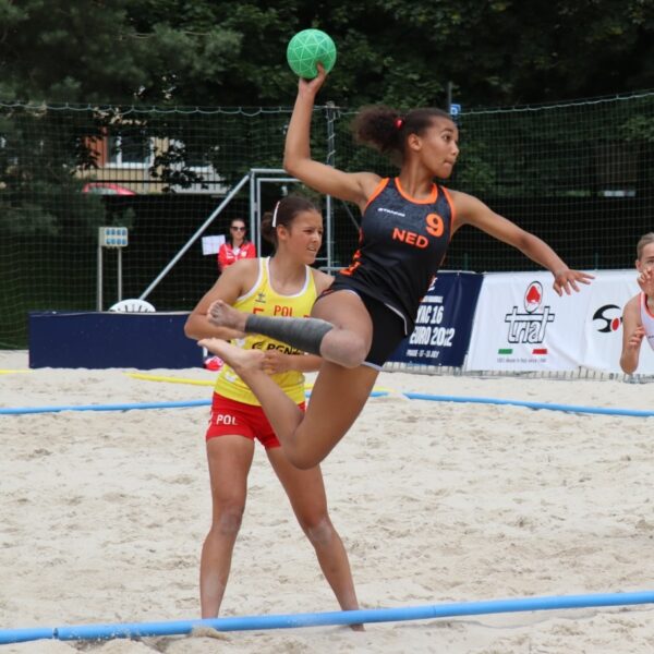 stacey de vries beachhandbal springen stacey de vries beachhandbal springen